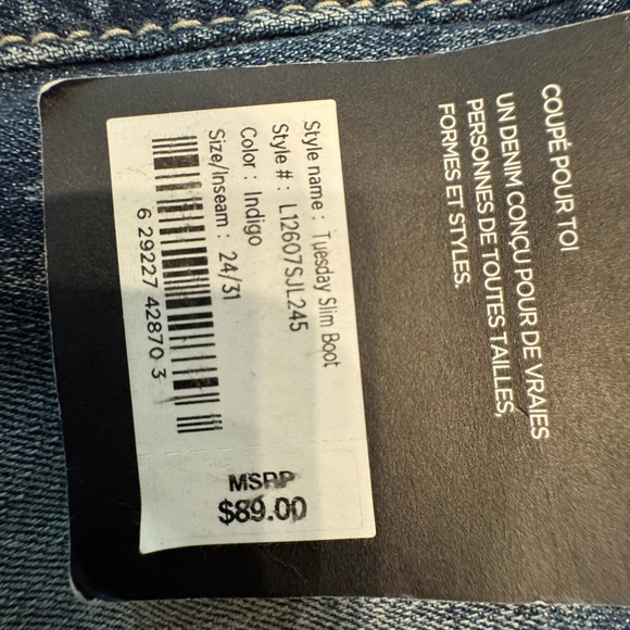 Silver Jeans Tuesday Low Rise Slim Bootcut Womens Size 24x31 Blue Distressed NEW - Picture 7 of 8